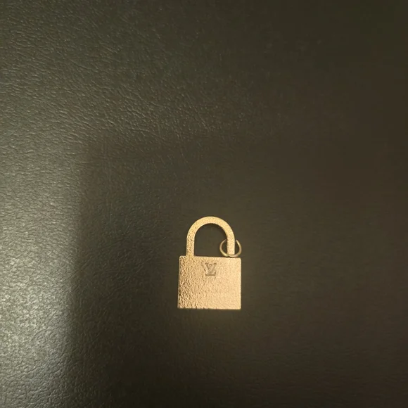 Gold Padlock Charm - Picture 3 of 3